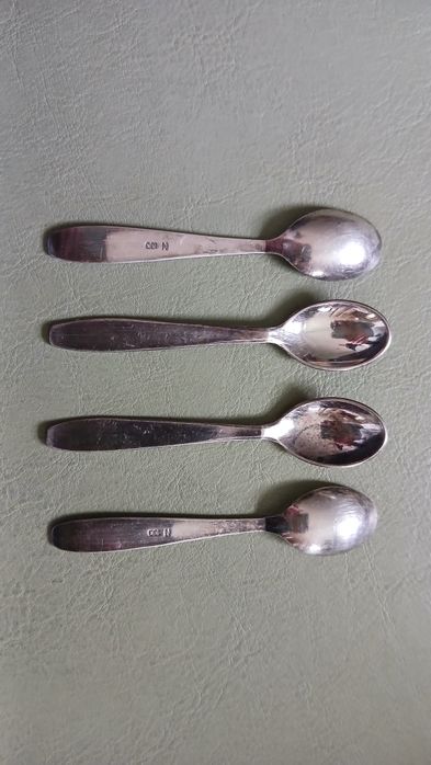 Platerowane srebrem łyżeczki