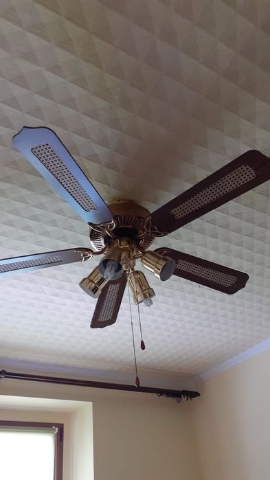 Lampa z wentylatorem