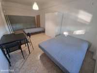 528365 - Amplo quarto para 3 pessoas em apartamento com 2 WC, no...