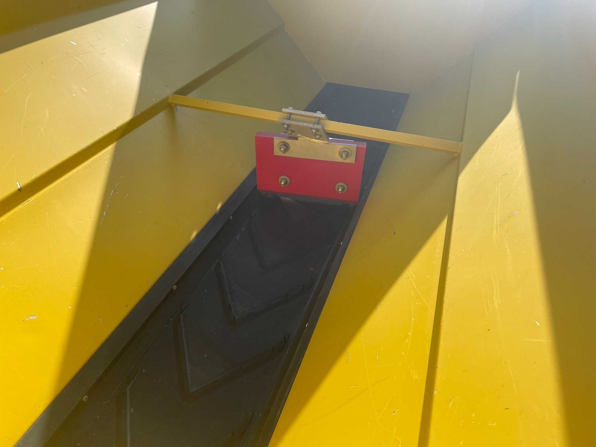 Piaskarka Solarka Posypywarka Epoke Igloo Schmidt Nido Stratos