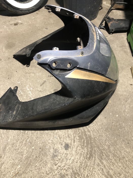 Honda CBR 1000f peças. Banco, carnagem, farol, manometros, suspenção