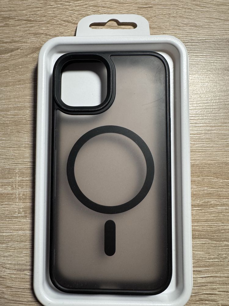 Etui iphone 13 z magsafem