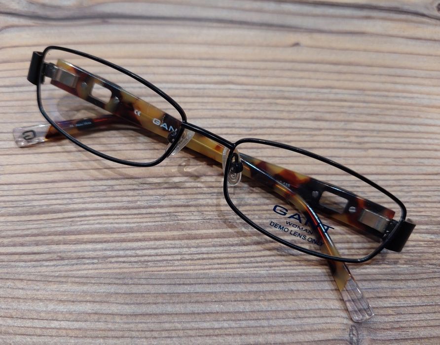 Эффектные металлические женские очки с черепаховым  заушником от Gant