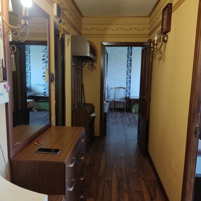 Двокімнатна,район Критого ринку!