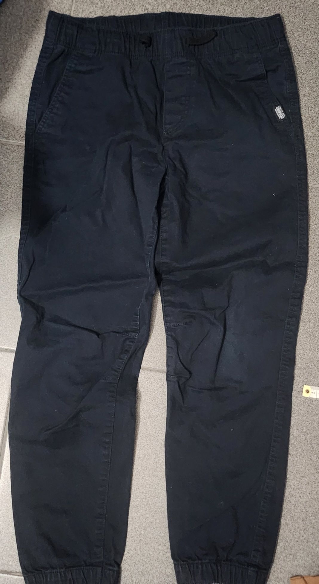 H&m spodnie joggery 152 koszulka gratis