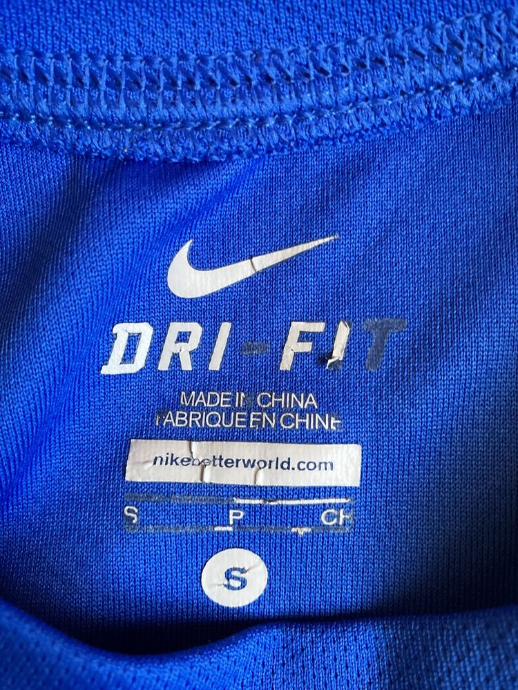 Футболка Nike dri fit s