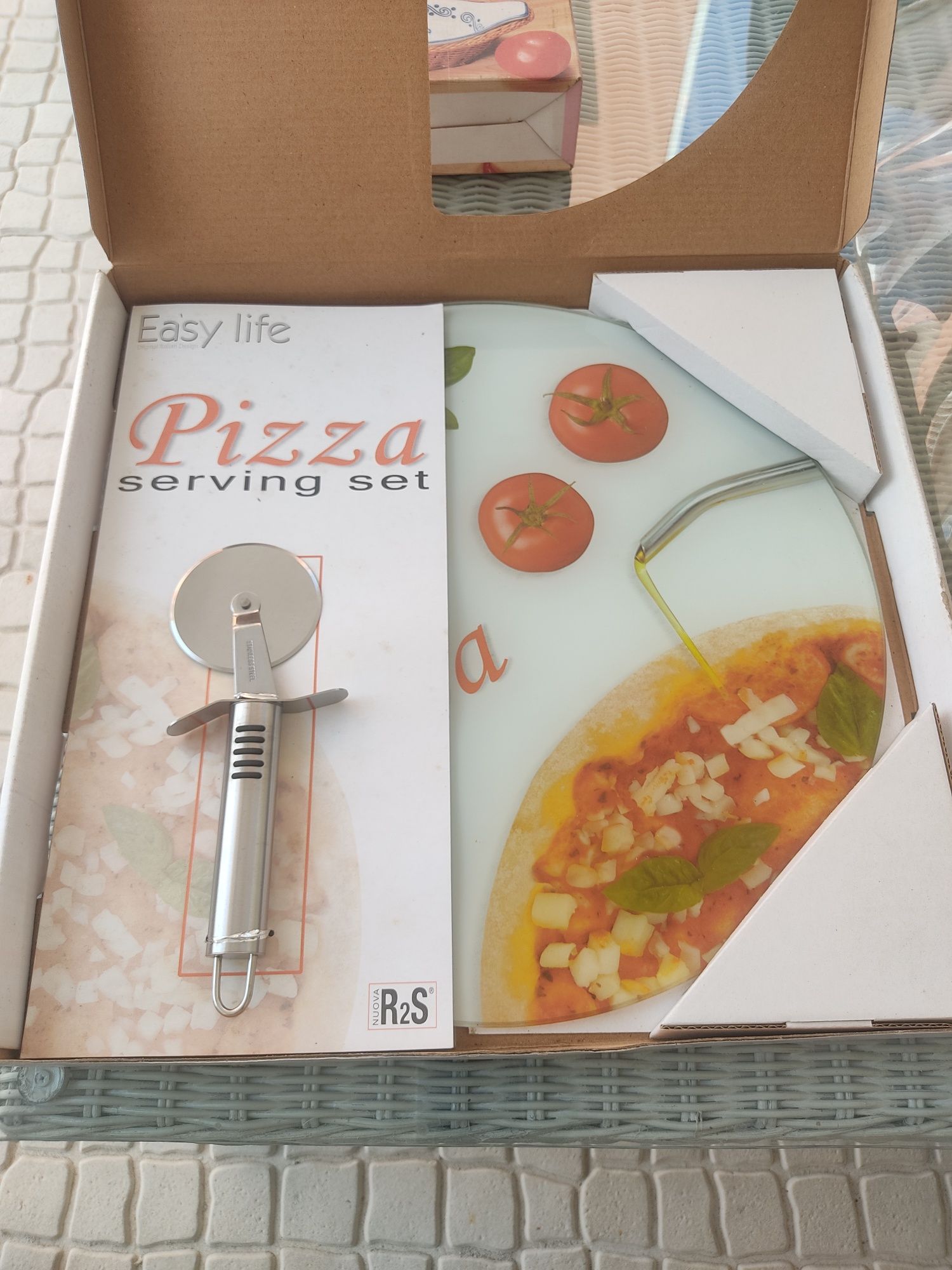 Base de pizzas, com cortador