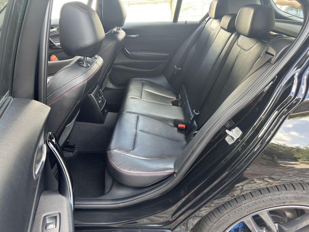 Bmw 116d sport line automático com Pack M