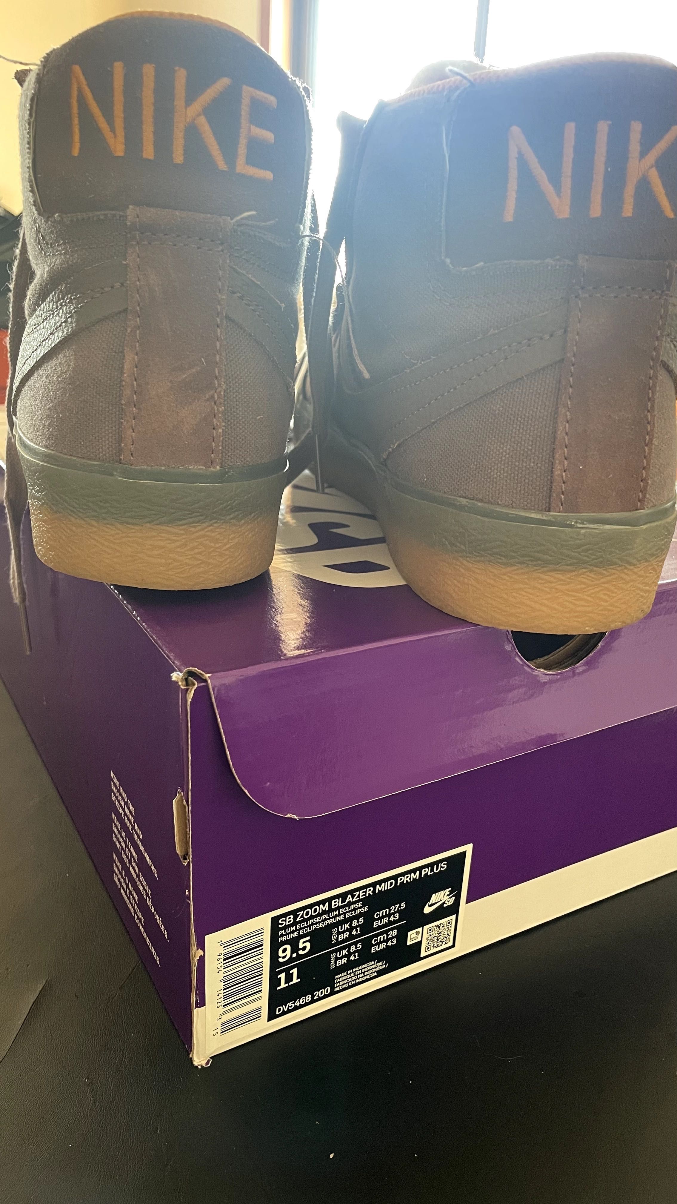 Ténis Nike SB Zoom Blazer Mid Premium Plus Skate - Castanho (Novos)