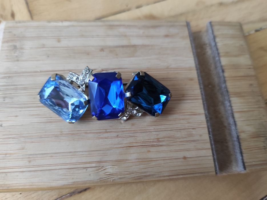 Біжутерія нова і старовинна Намисто Брошка