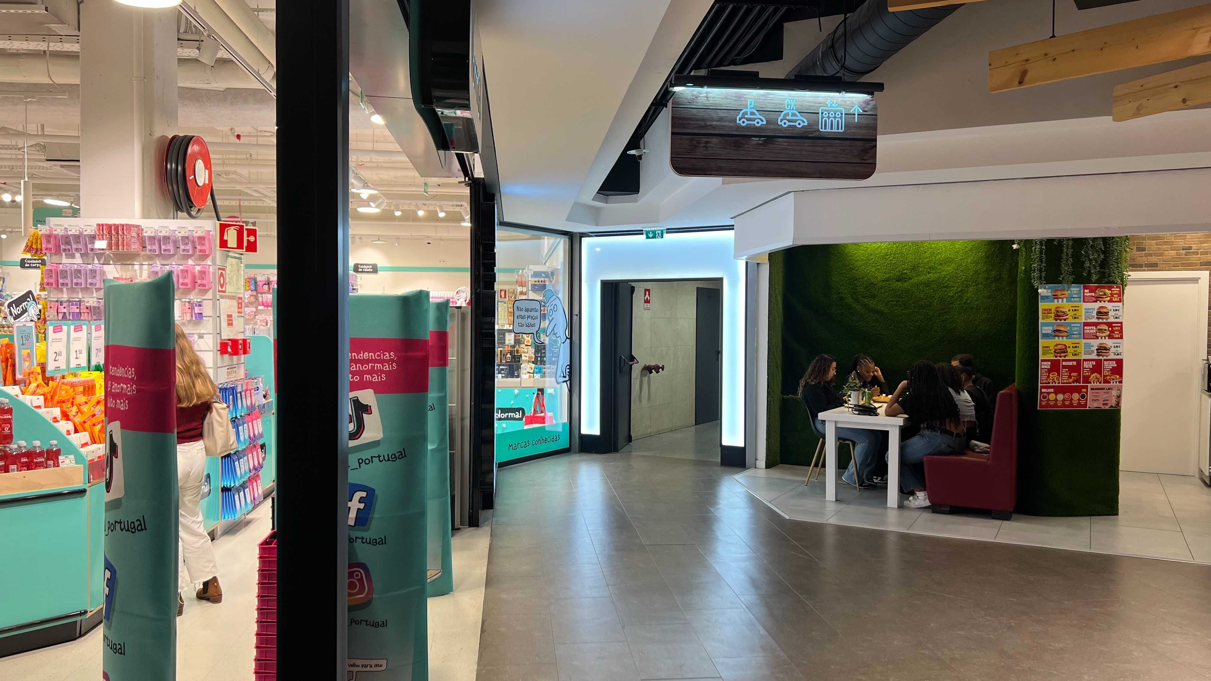 Lugar de parqueamento privado no Saldanha com carregamento eléctrico