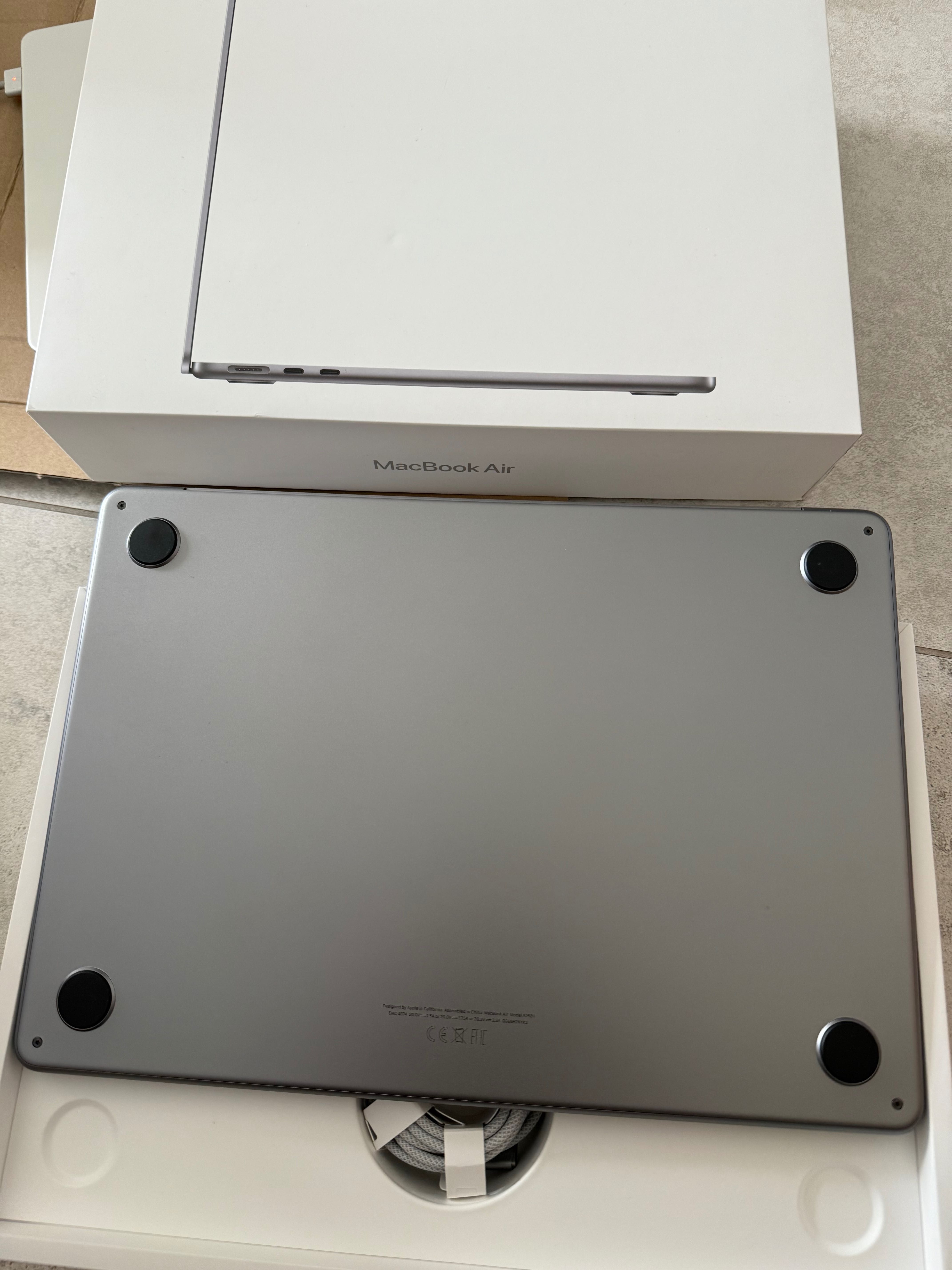 APPLE MACBOOK AIR M2 A2681 8 CPU 10GPU /512GB dysk / 8GB RAM igła