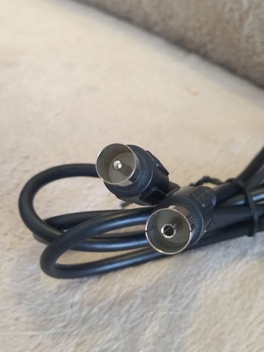 Коаксиальный кабель 75 ом, мама -папа. Можно обмен на кабель HDMI.