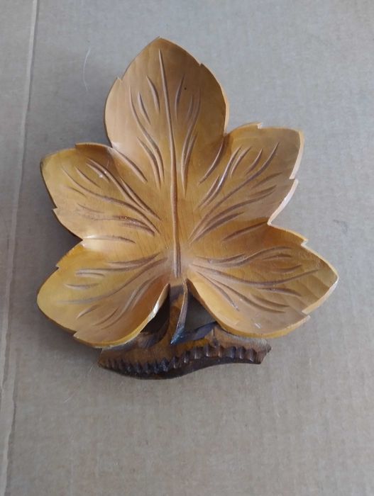 Stojak podstawka pod choinkę z pojemnikiem na wodę, wieszak na ubrania