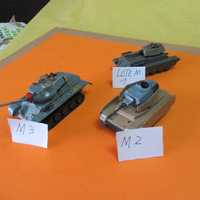 Lote M_ 3 tanques de guerra antigos em metal