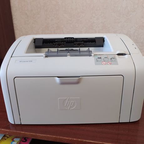Продам принтер HP LaserJet 1018