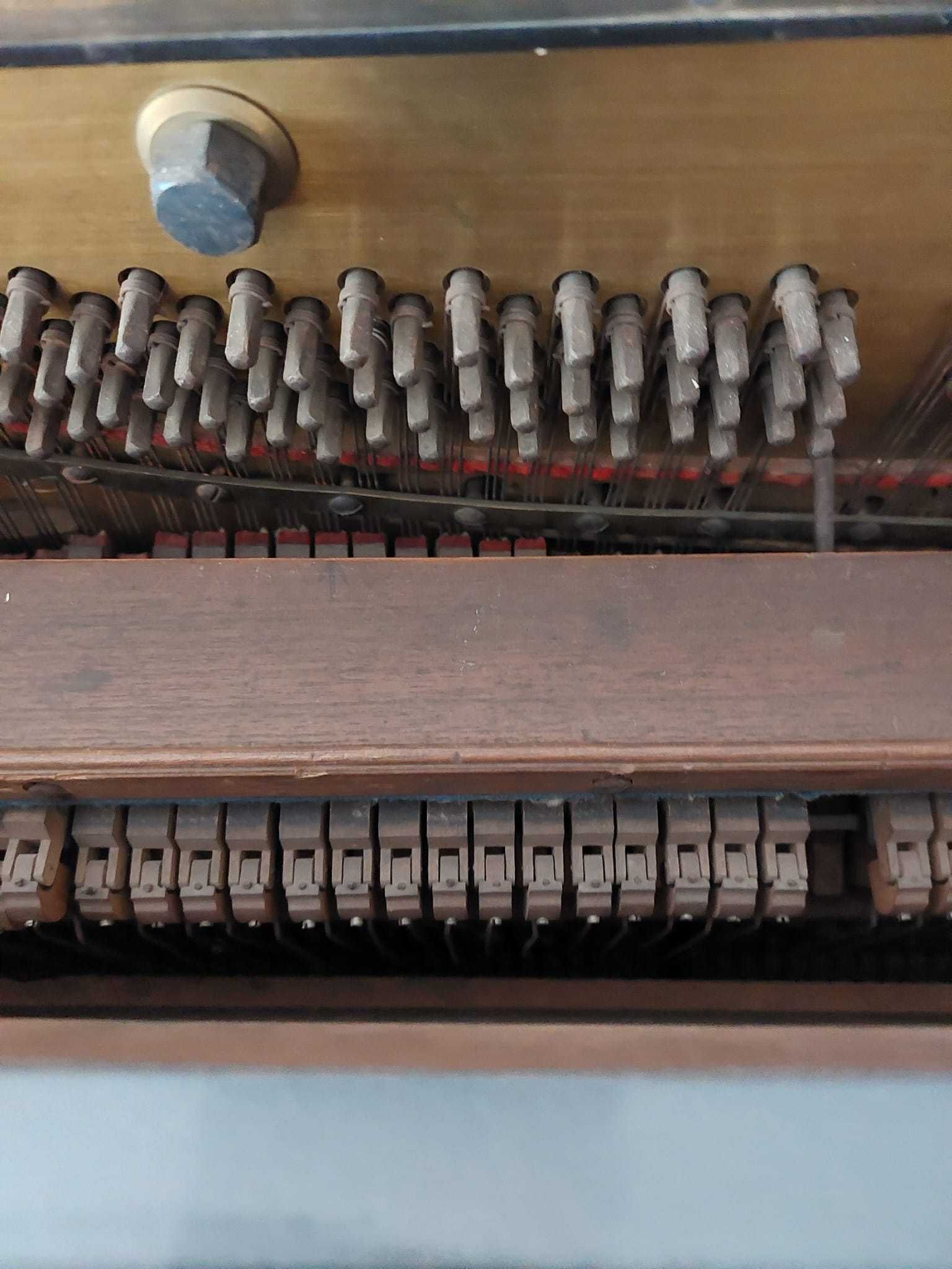 Sprzedam stylowe pianino