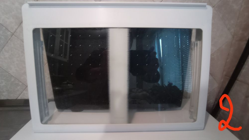 Полки  на холодильник ".SAMSUNG RL 28 DATS.."