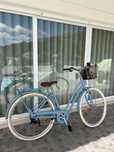Bicicleta elops com capacete e cadeado