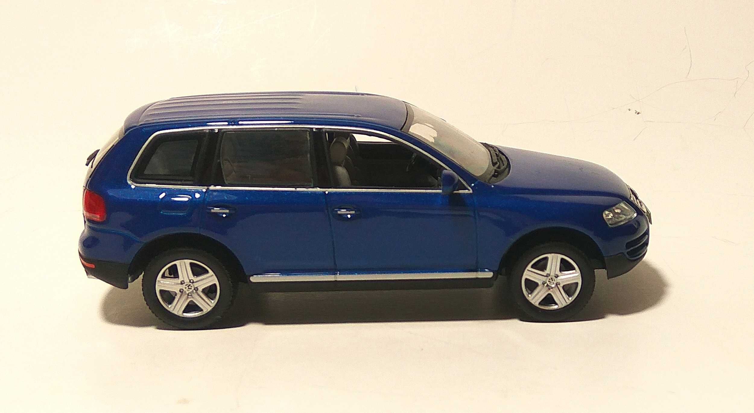 VW Touareg 2002 Minichamps 1/43