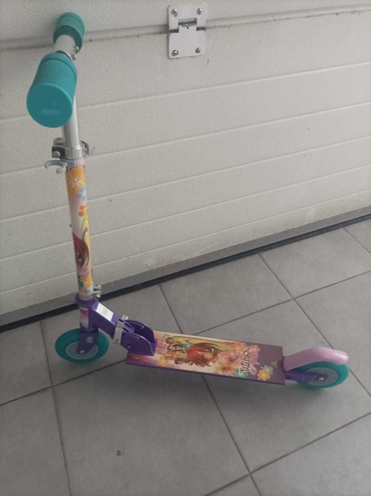 Trotinete menina