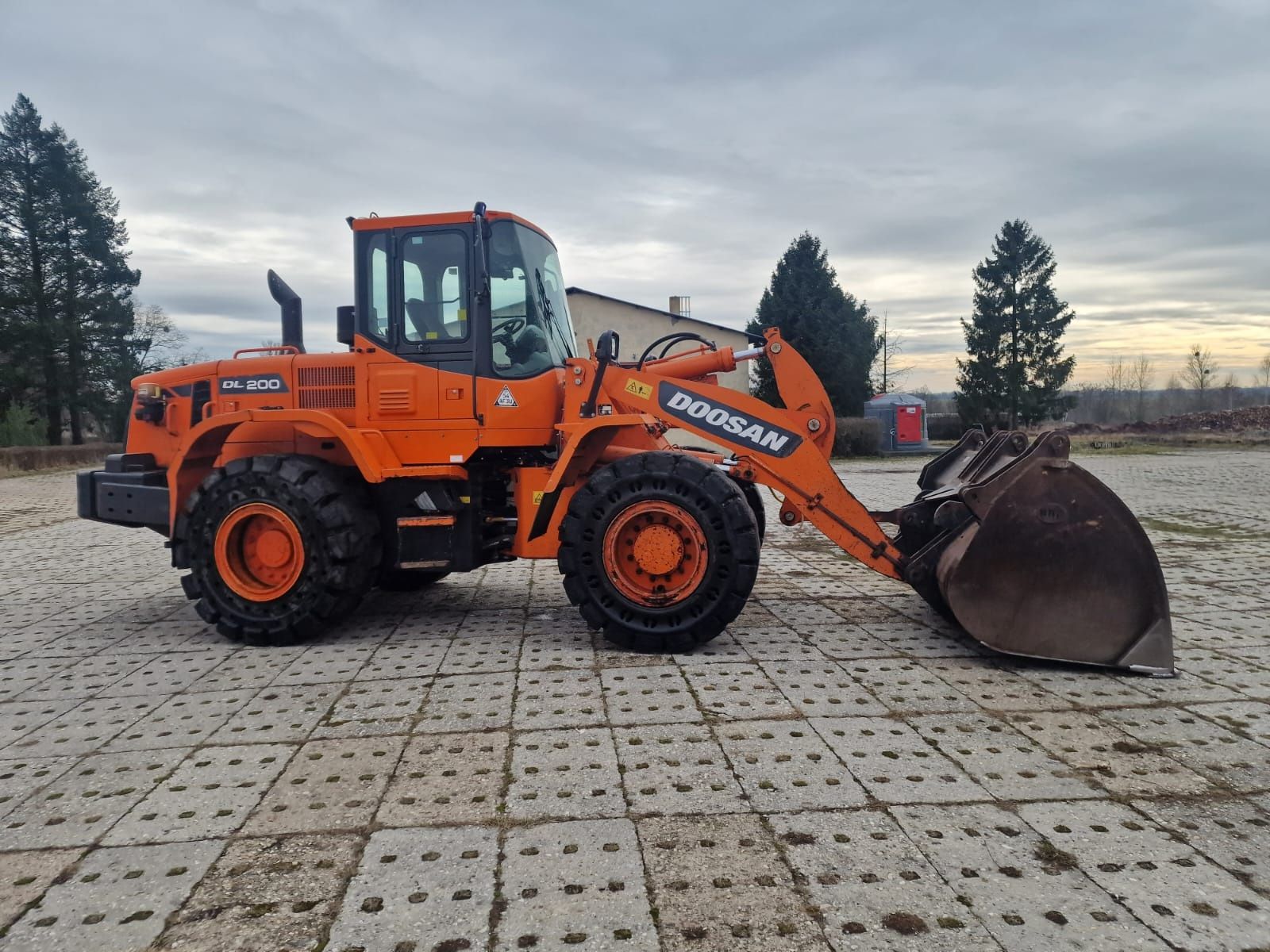 ŁADOWARKA Doosan DL 200, 2012r, idealny stan