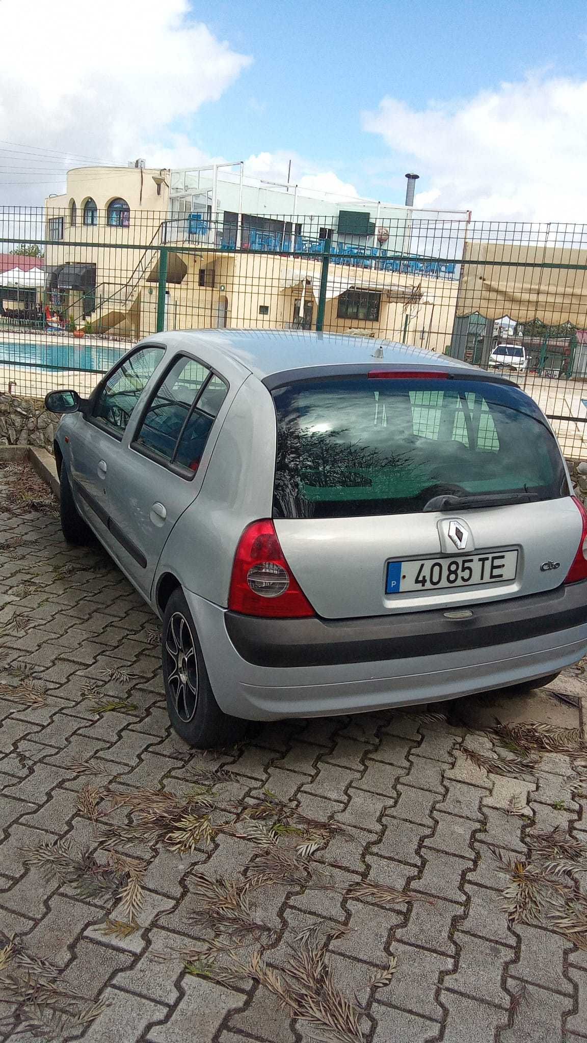 Renault Clio carro muito bom