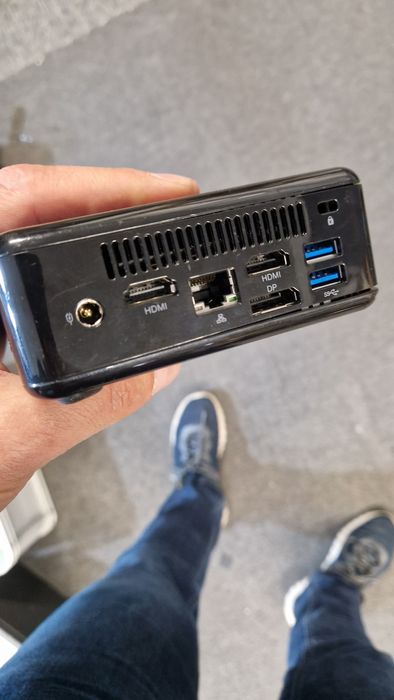 Komputer intel nuc asrock