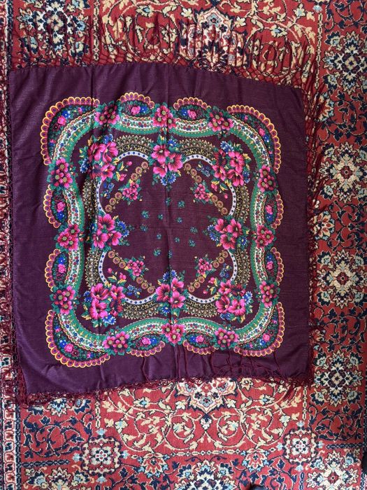 Тернова хустка з блискучою жовтою ниткою