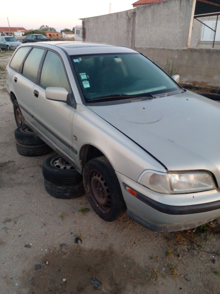 Volvo v40 para peças