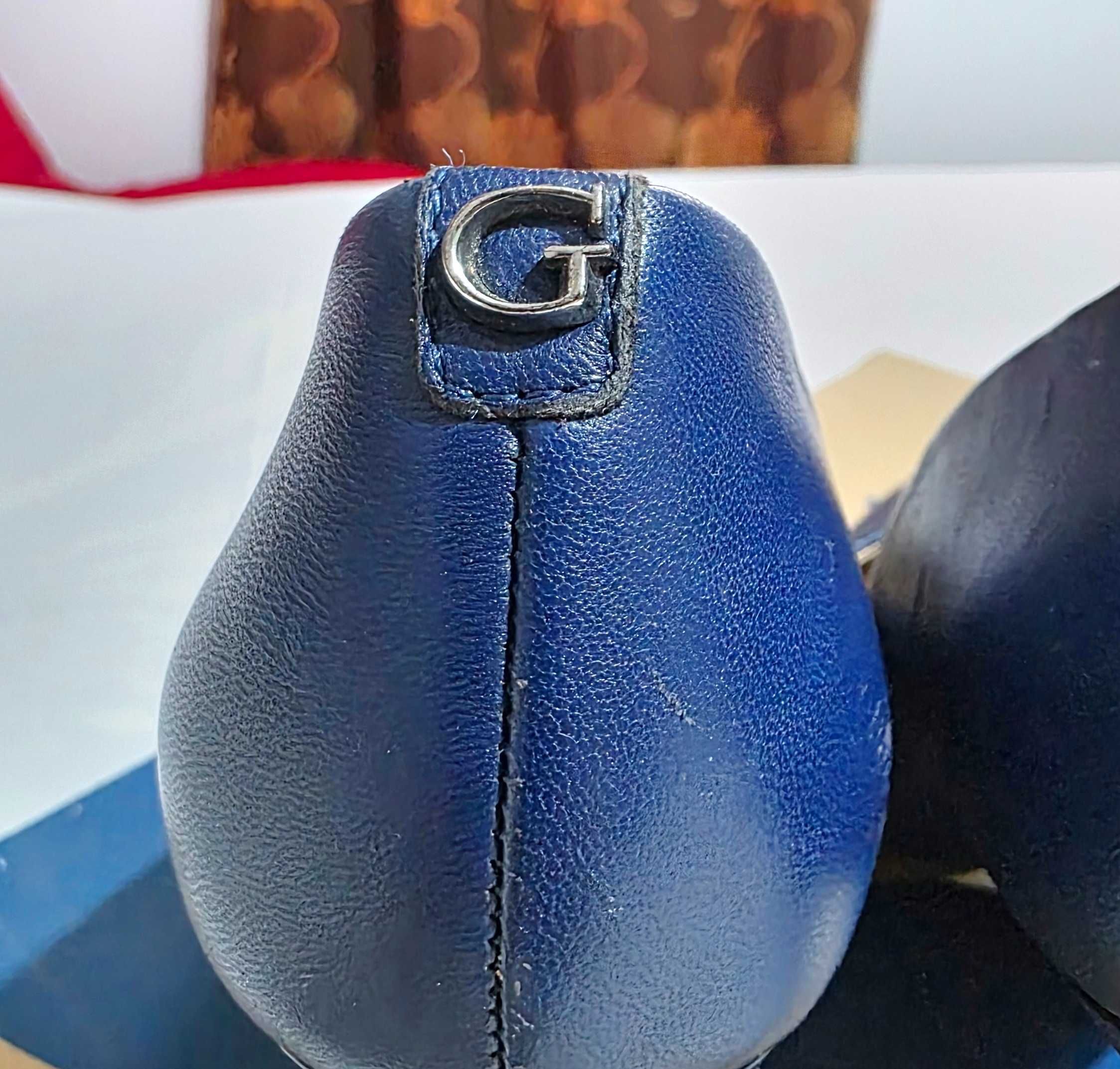 Sapatos Guess Tamanho 36 novos,