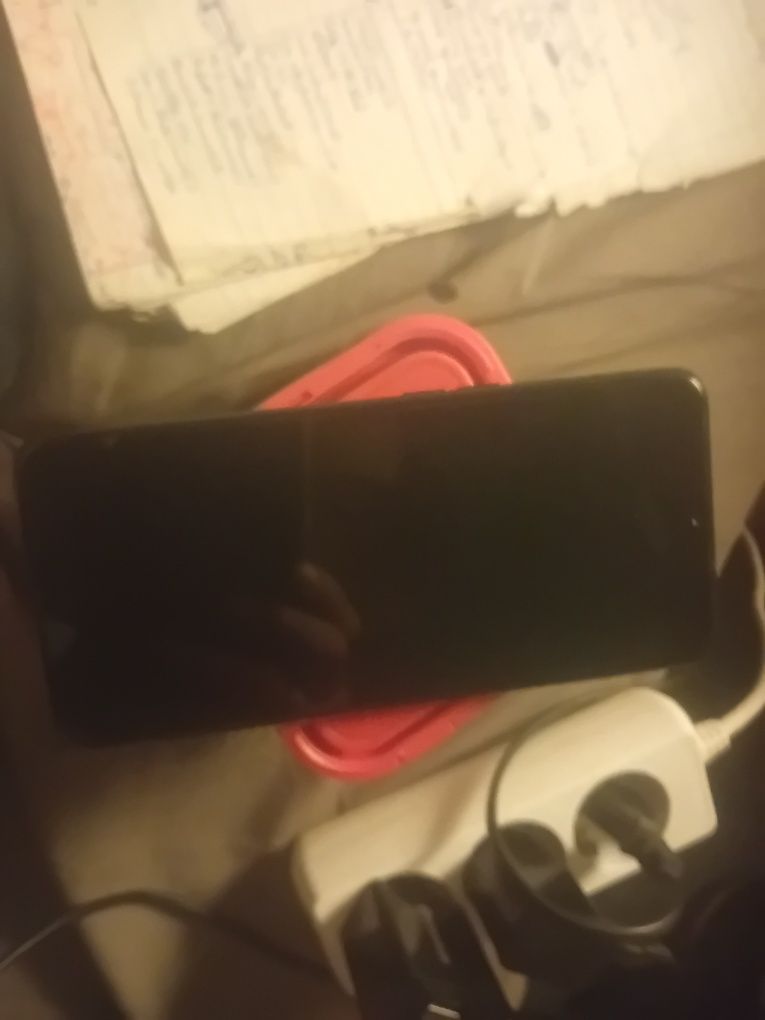 Oppo A57s novo e sem carregador
