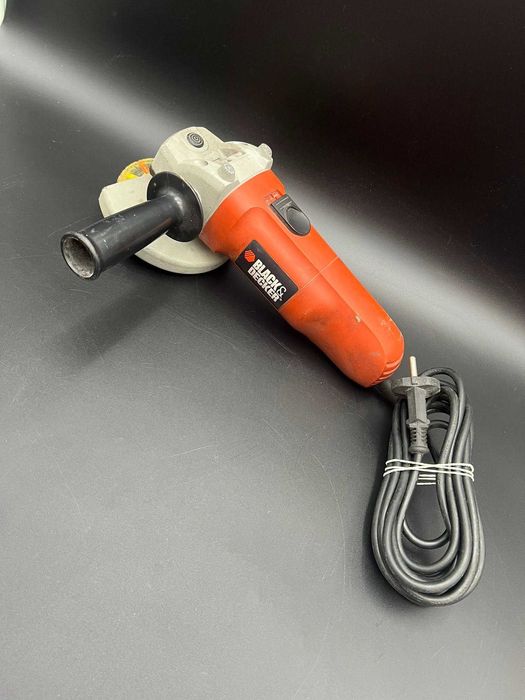 Szlifierka kątowa BlackDecker KG725
