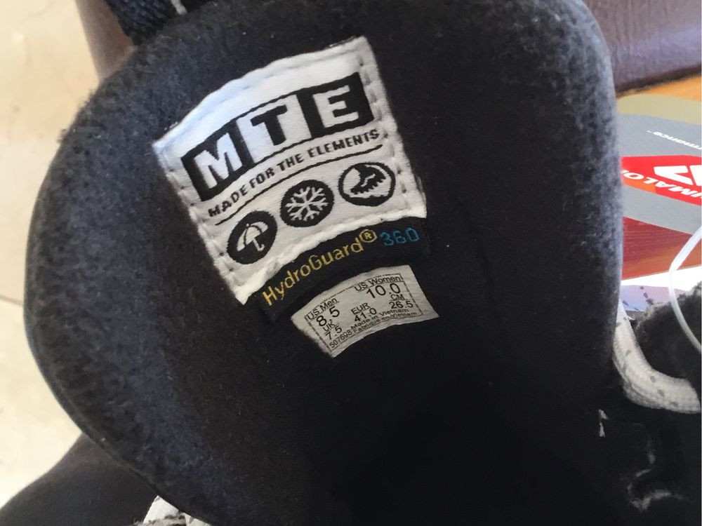 Obuwie Vans MTE 42.5