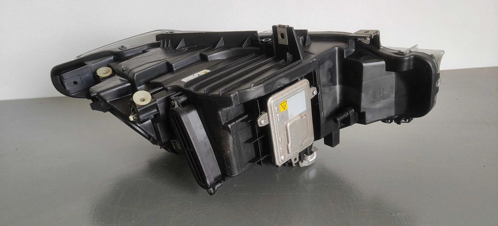 Lampa Przód Bi Xenon Nieskrętny Bmw 3 F30 F31 11-15r ZKW Kompletna