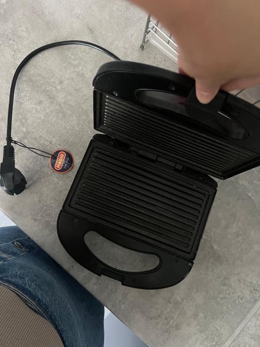 Бутербродниця MAGIO MG-362N