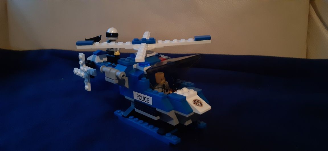 Lego helicóptero polícia