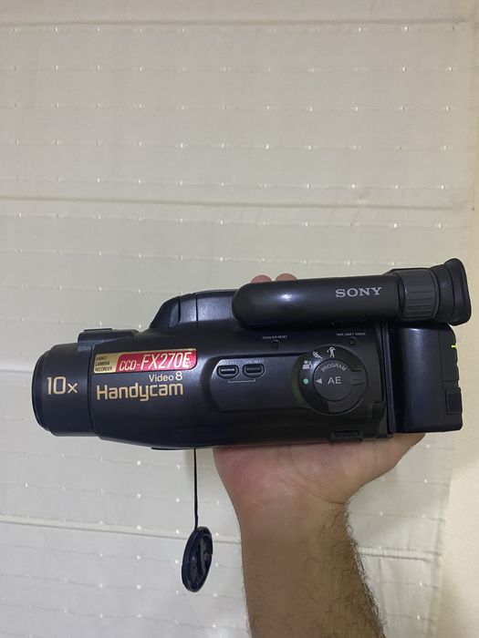 Видеокамера Sony CCD-FX270E