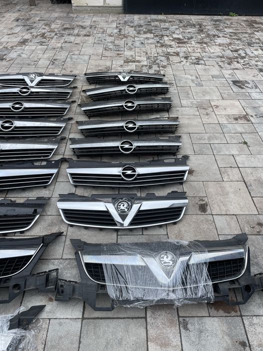 Решітка радіатора решотка гриль opel astra h Zafira B Vectra C Corsa