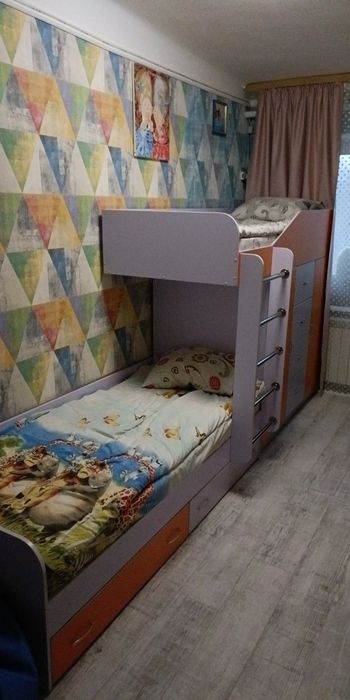 Двоповерхове ліжко, письмовий стіл для двох, меблі у дитячу кімнату,