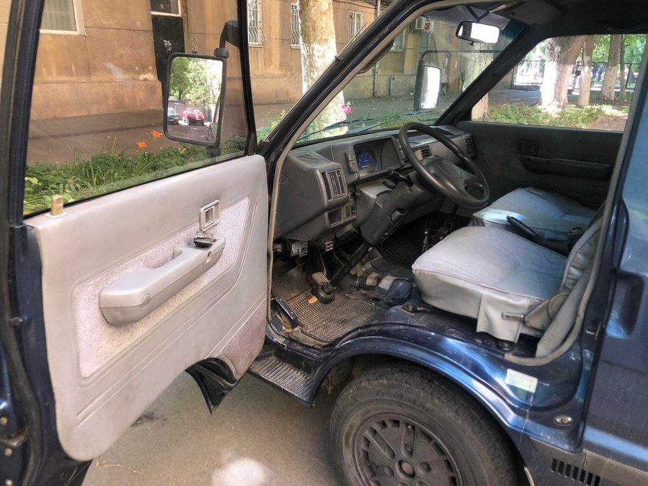 Микроавтобус KIA Besta 2.7D