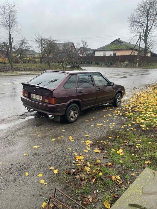 Автомобіль ваз 2114