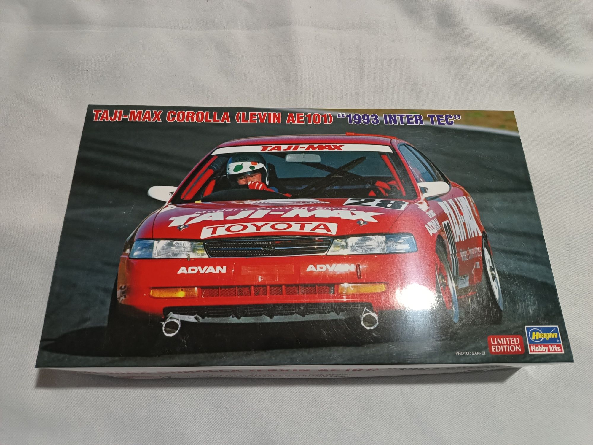 Збірна модель автомобіля Toyota Corolla AE101 Hasegawa 1/24