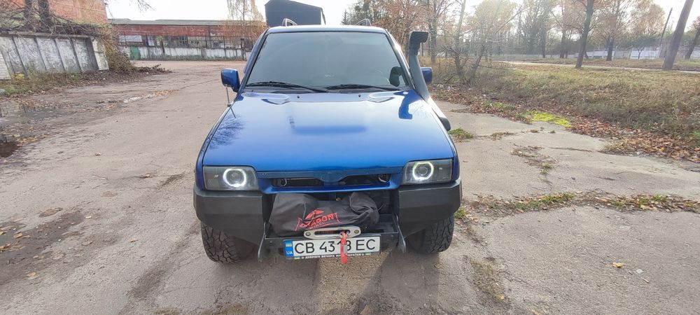 Nissan Terrano 2, Ford Maverick