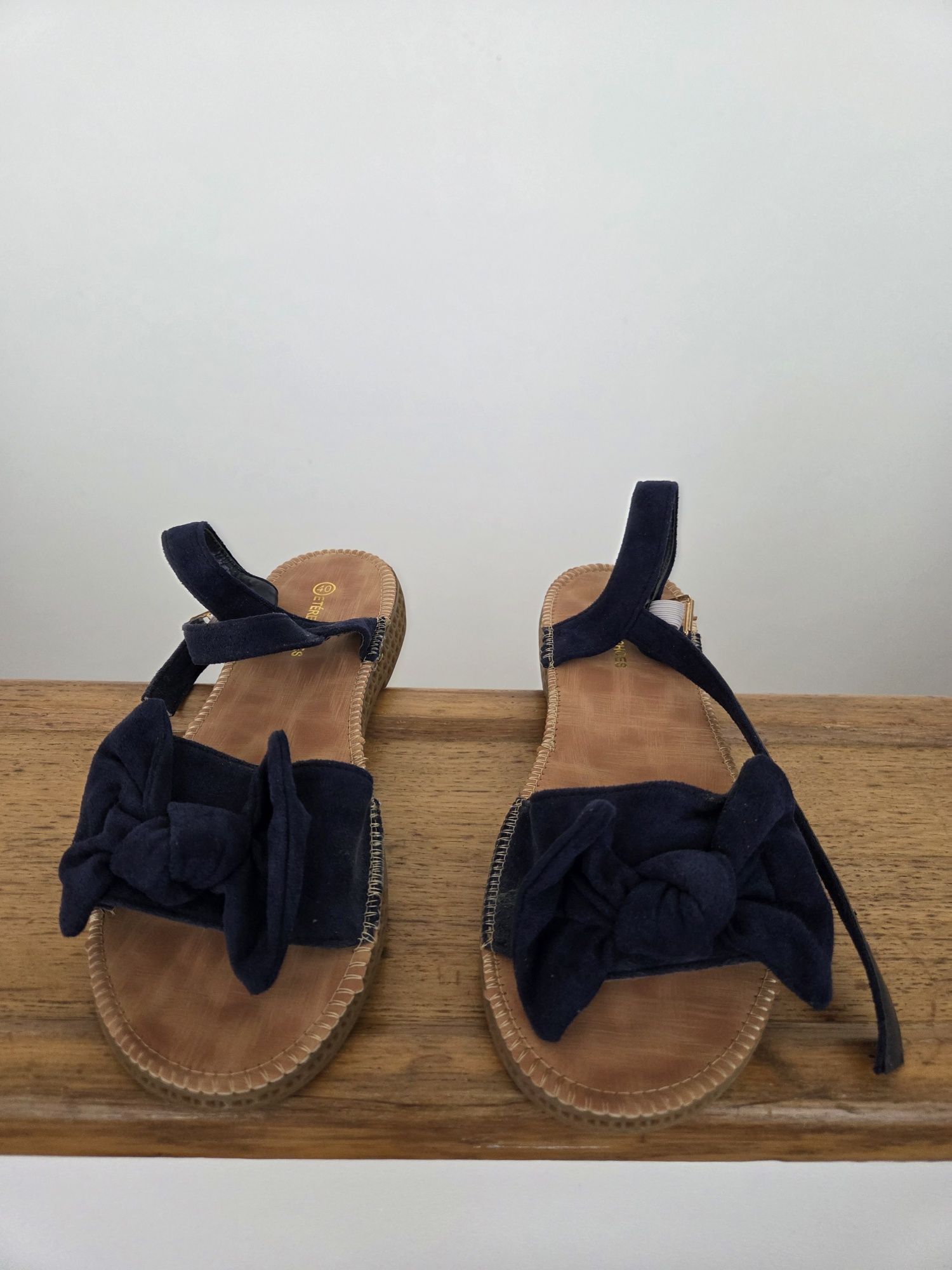Sandálias azuis escuras etéreos shoes