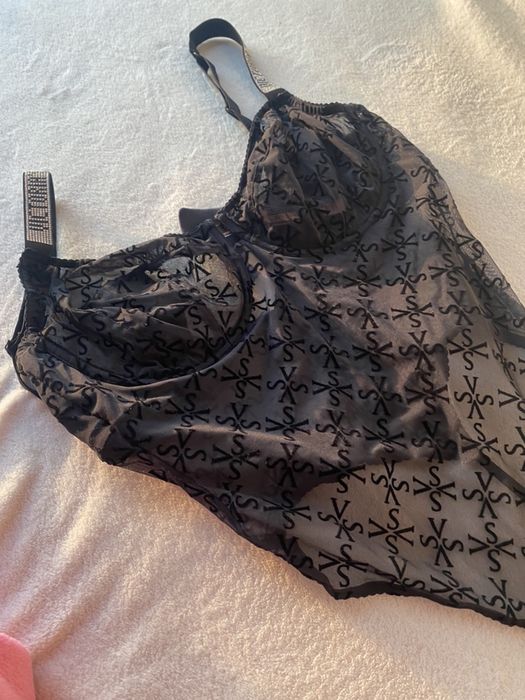 Body czarne koronkowe Victoria’s Secret VS logowane cyrkonie diamenty