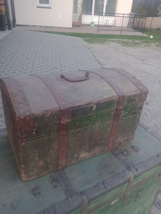 Stary kuferek przedwojenny