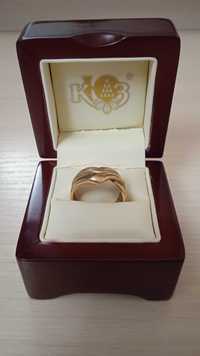 Женское золотое кольцо 585 проба.