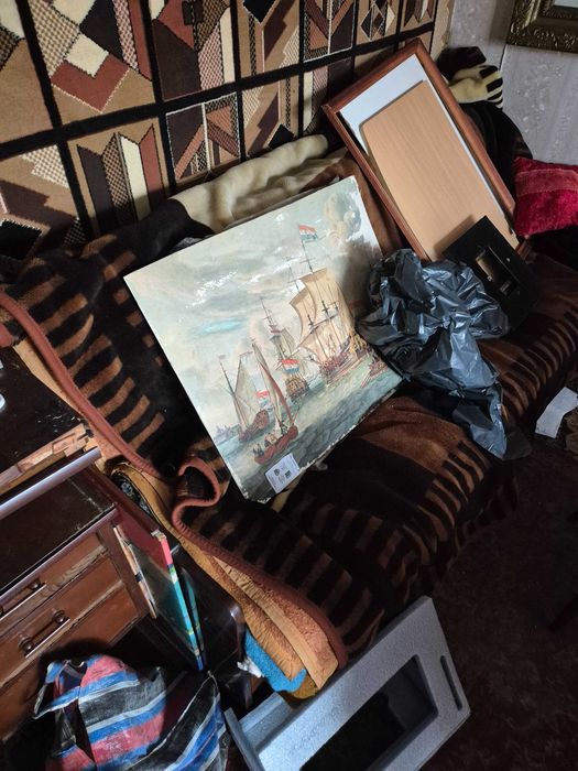 Oddam meble z mieszkania: stół, szafy, kredensy, szafki kuchenne itp.