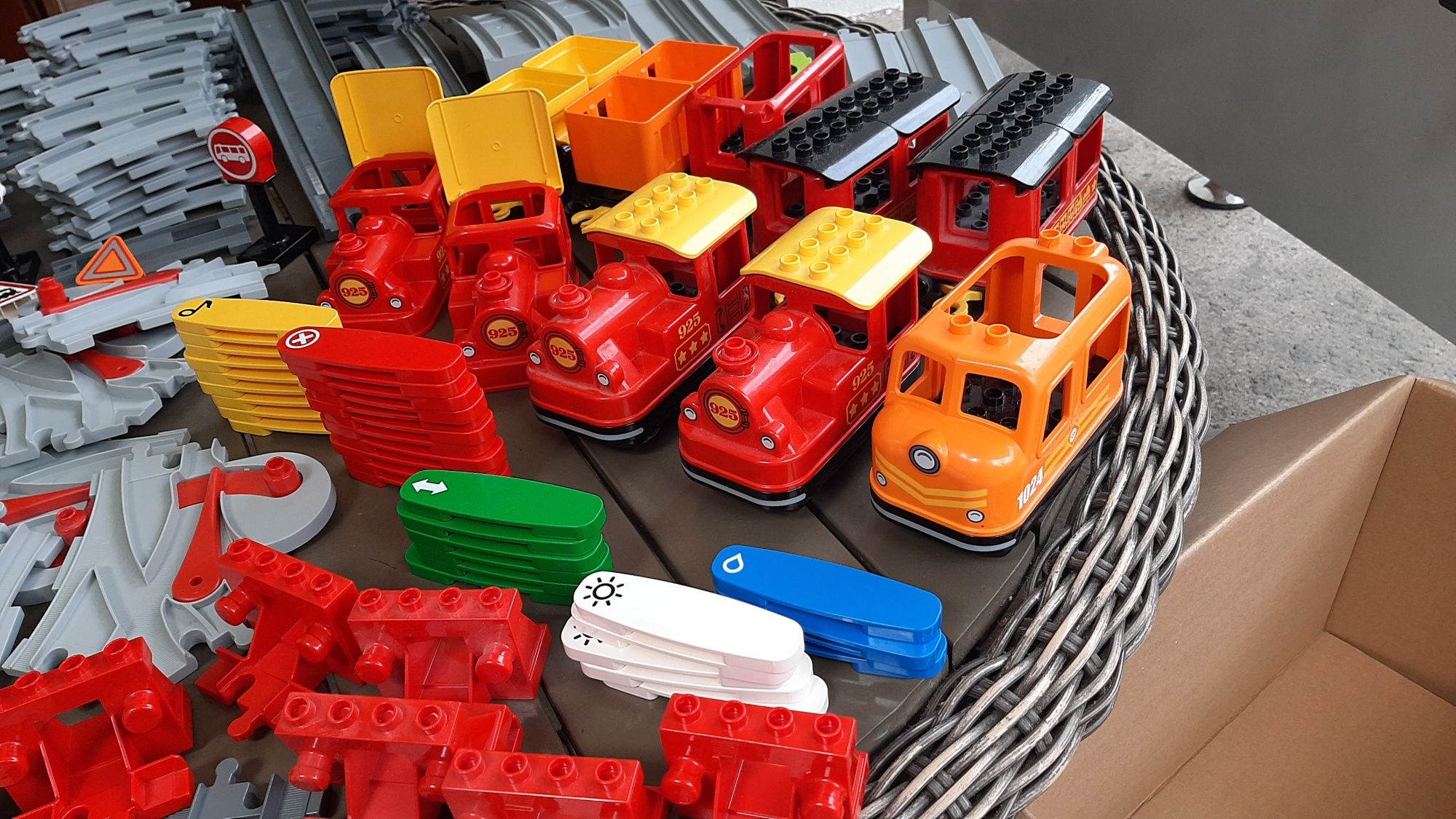 Ponad 80 torow most zwrotnice lego duplo 10875 oraz 10874 i 10872  i 1